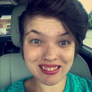 Meet your Posher, Searra